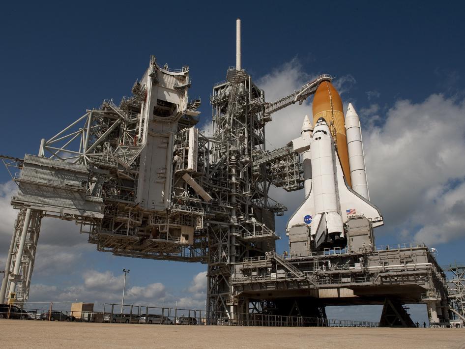 revolving service structure at kennedy space center